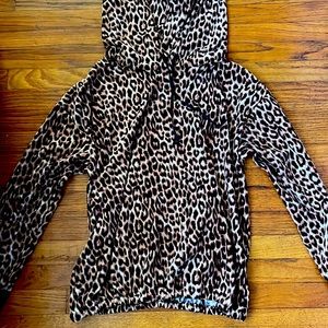 Betsy Johnson leopard print pullover size Medium
